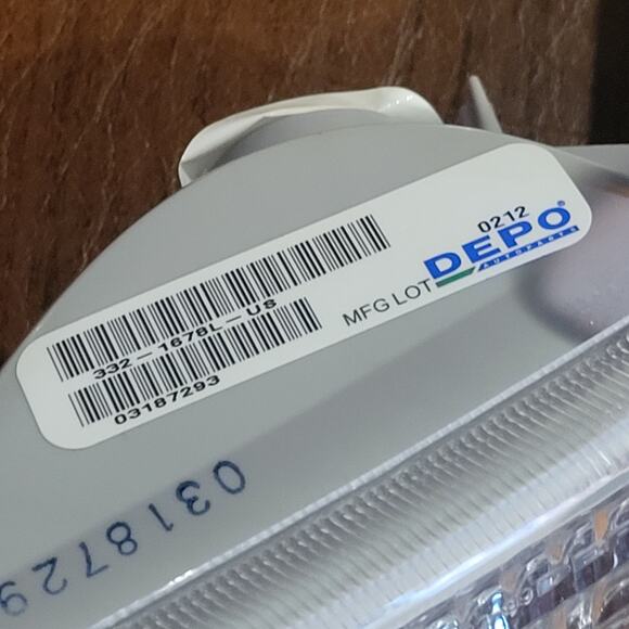 99-02 Chevy Silverado 00-06 Suburban 02-06 Tahoe Left Signal Light 332-1678L-US - Picture 5 of 13